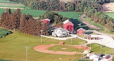 Kevin Costner's 'Field of Dreams' Hit Home Run With Auds 30 Years Ago